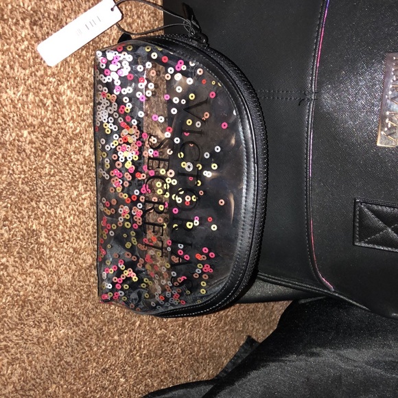 Victoria’s Secret makeup bag - Picture 3 of 3